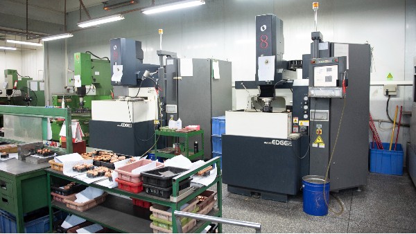 塑膠模具制造結構會造成注塑件成型加工缺陷嗎？